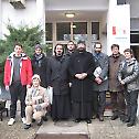 Чланови Милосрдне секцијe ВДС посетили најстарије суграђане у Дому за старе на Вождовцу