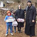 Верско добротворно старатељство поделило пакетиће деци на северу Косова и Метохије