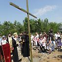 Епископ Атанасије освештао земљиште за цркву Светог Николаја Српског у Реснику