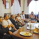 Награђени ђаци посетили Српску кућу и острво Видо 