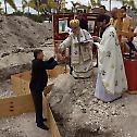 Епископ Митрофан освештао камен темељац нове цркве у Мајамију 