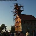 Нови крст на цркви у Копривни