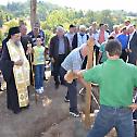 Освештан крст за изградњу храма у Брестову 