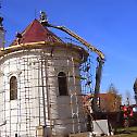 Подигнут нови крст на Светојованском храму у Бачкој Паланци