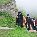 У древном храму узношене молитве за мир на Кавказу