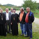 Епископ Атанасије посетио парохију хадровачку