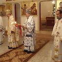 Епископи Митрофан и Атанасије у манастиру Глоговцу