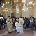 Владика Арсеније служио у цркви Светих Апостола у Винчи