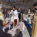 Митрополит Амфилохије освештао темеље храма у манастиру Рибњак