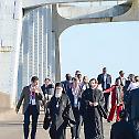 Архиепископ амерички Димитрије прешао мост Едмунда Петуса са председником Бараком Обамом