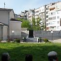 Цвеће пред спомеником у Силистри у славу јерменских жртава