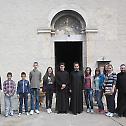 Пожешки ђаци у посети цркви Светог Ахилија