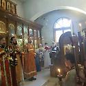 Поклоници из Москве у руској цркви Свете Тројице у Београду
