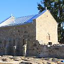 Средњовековна црква са некрополом у селу Дићи