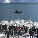 Богојављенско пливање за Часни крст на језеру Газиводе
