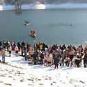 Богојављенско пливање за Часни крст на језеру Газиводе