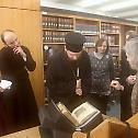 Епископ Сергије у посети Баварској државној библиотеци