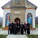Епископ бањалучки Јефрем посетио манастир Медну