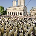 Thousands celebrate Orthodox Palm Sunday in Romania