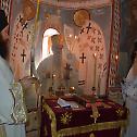 Митрополит Амфилохије служио у манастиру Светог Ђорђа на острву Космача на Скадарском језеру