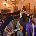 Митрополит Амфилохије на Велики петак одслужио у Цетињском манастиру вечерње са изношењем плаштанице