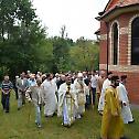 Верни народ из Смиловца прославио храмовну славу са својим Епископом
