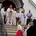 Посета Епископа Андреја парохији у Берну