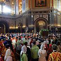 Патријарх Кирил свечано дочекао мошти Светог Николаја 