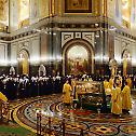 Руски Свети Архијерејски Сабор отворен молебном пред моштима Светог Тихона