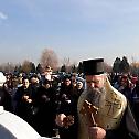Епископ Јоаникије посетио гроб патријарха Павла