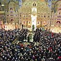 Hundreds of Ukrainian faithful greet New Year before relics of St. Amphilochius of Pochaev