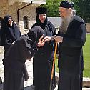  Епископ Фотије посетио манастире Папраћу и Ловницу 