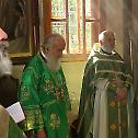 Патријарх богослужио у руској цркви Свете Тројице