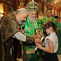 Патријарх богослужио у руској цркви Свете Тројице