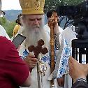 Група Албанаца покушала да спречи митрополита Амфилохија да богослужи на Свачу код Улциња
