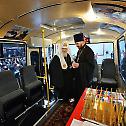 Руски свештеник црквом у аутобусу обилази далеке крајеве