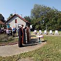 Парастос на Српском војничком гробљу у Вуковару