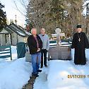 Владика Митрофан посетио гроб епископа Саве (Сарачевића)