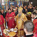Епископ Фотије богослужио на Васкрсни понедељак у Каракају