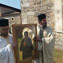 Архиепископ албански Анастасије служио у манастиру Светог Козме