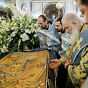  Патријарх Кирил служио јутрење са чином Погребења Пресвете Богородице 