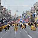 150,000 march in St. Petersburg cross procession