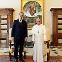 Председник Србије посетио папу Фрању