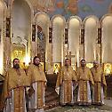 Свештенство канонске Украјинске Цркве служило с патријархом Илијом