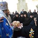 Хиљаде верних на слави Покровског манастира у Ђунису