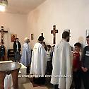 Деветоро деце крштено у албанском селу 