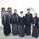 Дечански монаси однели хуманитарну помоћ народу у Албанији