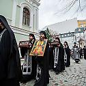 Сретењски манастир организује свакодневне литије и читање молебна