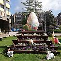 Порука ученика на највећем васкршњем јајету у Србији