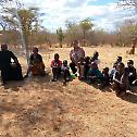 Свештеници из Замбије посeтили децу у Чилунду